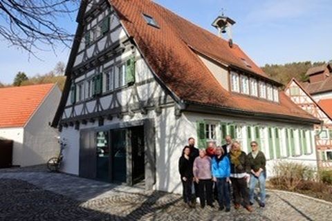 Die Kooperationspartner im Frühjahr 2023 vor dem alten Rathaus